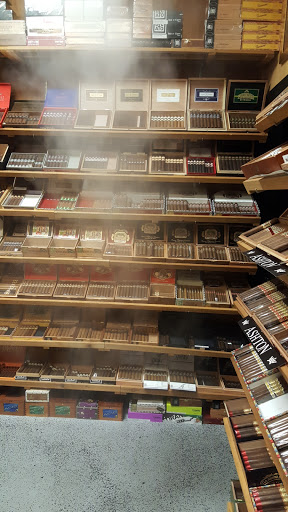 Cigar Shop «MC Cigar Shop and Lounge», reviews and photos, 3331 Lithia Pinecrest Rd, Valrico, FL 33596, USA