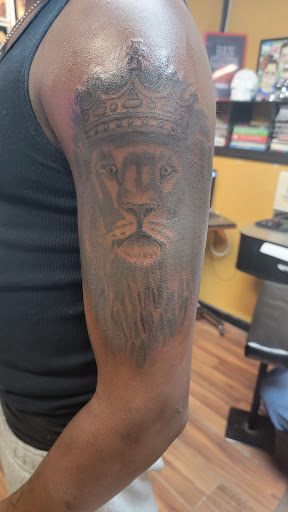 Tattoo Shop «Hollyweird Tattoos», reviews and photos, 569 GA-138, Jonesboro, GA 30236, USA