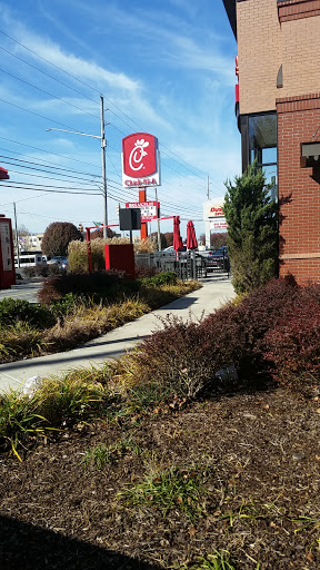 Fast Food Restaurant «Chick-fil-A», reviews and photos, 1708 N Jackson St, Tullahoma, TN 37388, USA