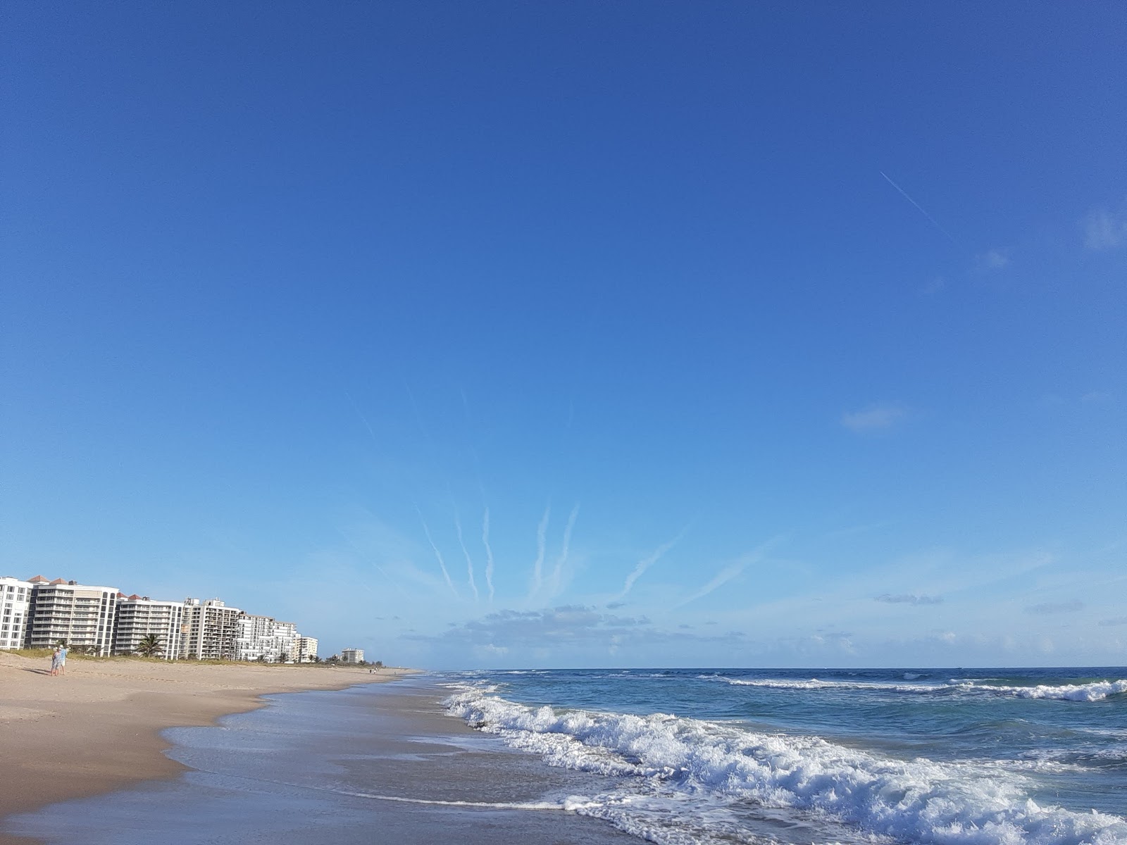 Foto de Sandy Toes beach com alto nível de limpeza