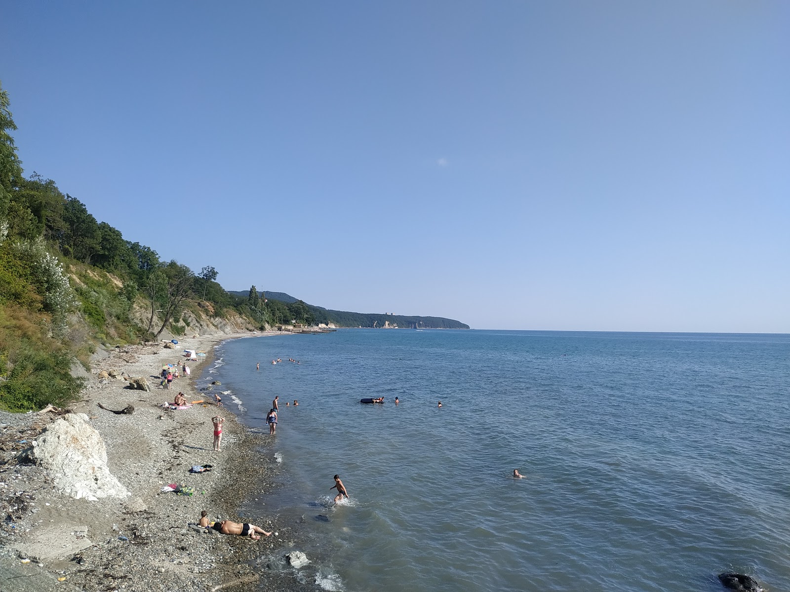 Foto van Morskoy Briz beach met ruim strand