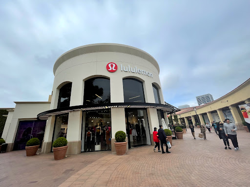 lululemon, 563 Newport Center Dr, Newport Beach, CA 92660, USA, 