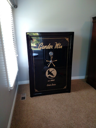 Sporting Goods Store «Gander Mountain», reviews and photos, 1049 N Emerson Ave, Greenwood, IN 46143, USA