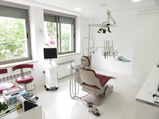 Clínica Dental Sedano- Estética Dental Granada- Odontología- Implantología
