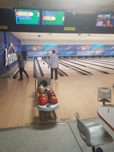 Bowling Alley «Brunswick Zone Colony Lanes», reviews and photos, 600 S Colony Rd, Wallingford, CT 06492, USA