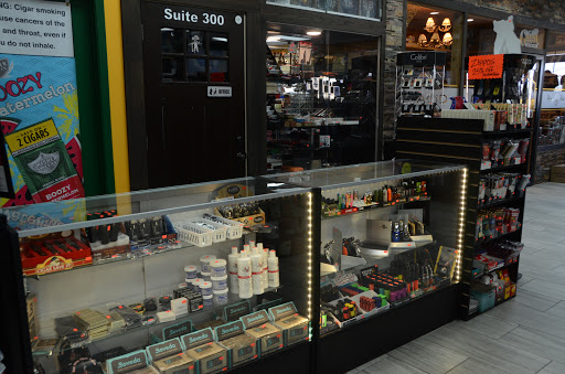 Tobacco Shop «Tundra Smoke Shop», reviews and photos, 2719 S Oneida St, Green Bay, WI 54304, USA