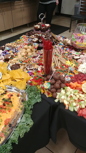 Supermarket «Hy-Vee», reviews and photos, 901 S 4th St, Clinton, IA 52732, USA