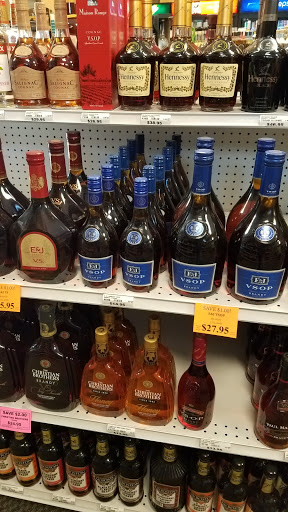 Liquor Store «North Salem Beverage», reviews and photos, 2829 Lancaster Dr NE, Salem, OR 97305, USA