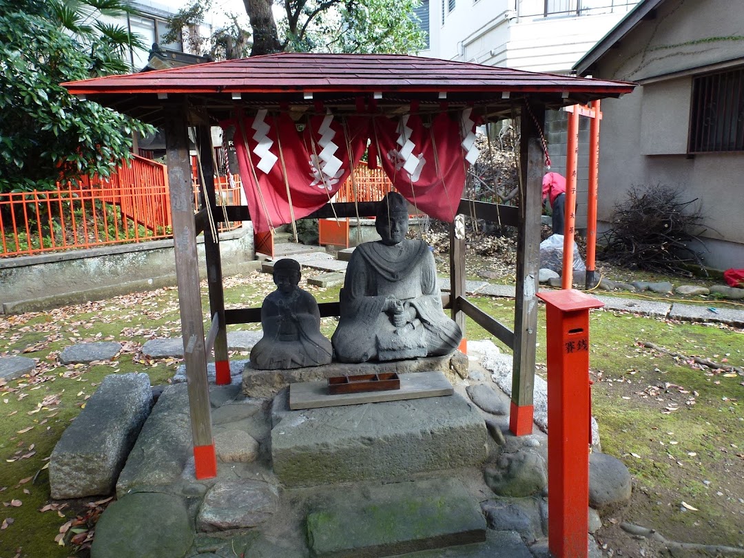 三圍神社 老翁老嫗像