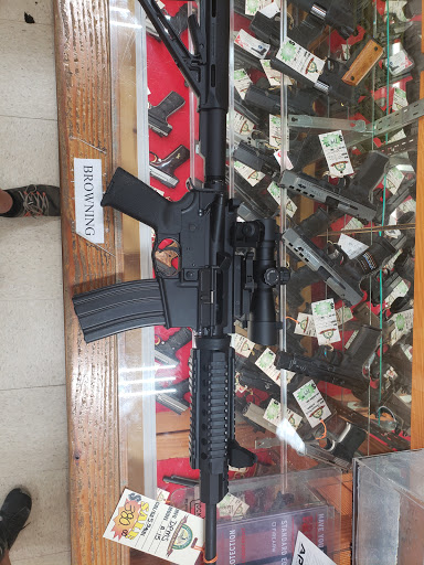 Outdoor Sports Store «Fin Feather Fur Outfitters - Cleveland», reviews and photos, 18030 Bagley Rd, Middleburg Heights, OH 44130, USA