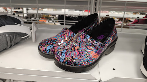 Sporting Goods Store «Big 5 Sporting Goods - Riverside», reviews and photos, 10251 Magnolia Ave, Riverside, CA 92503, USA