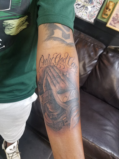 Explore cousin tattoo ideas, creative tattoo ideas in Albuquerque, available at Por Vida Tattoo