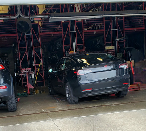 Tire Shop «Discount Tire Store - Louisville, KY», reviews and photos, 2131 S Hurstbourne Pkwy, Louisville, KY 40220, USA