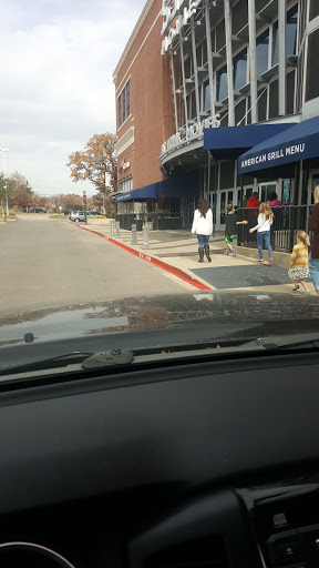 Movie Theater «Studio Movie Grill», reviews and photos, 5655 Colleyville Blvd #300, Colleyville, TX 76034, USA