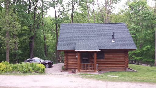 Cabin Rental Agency «Grumpsters Log Cabins», reviews and photos, 535 Ash St, McGregor, IA 52157, USA