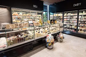 Ipirotissa - Premium Food store Market image