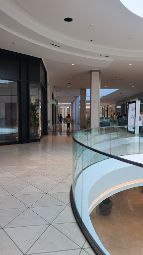 Clothing Store «Hollister Co.», reviews and photos, 2855 Stevens Creek Blvd #2585, Santa Clara, CA 95050, USA