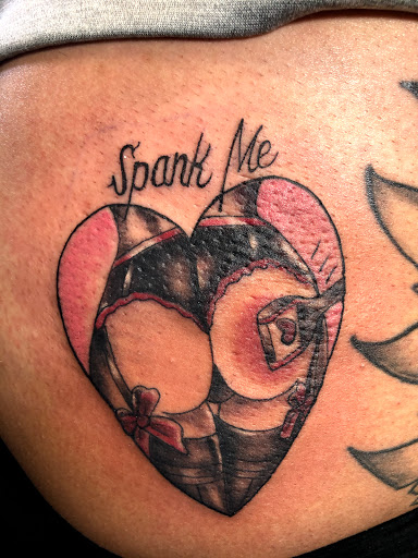 Tattoo Shop «Guerilla Tattoo», reviews and photos, 19 W King St, Shippensburg, PA 17257, USA