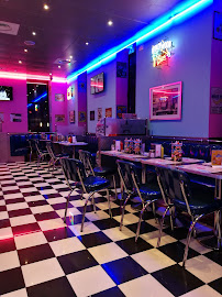 Atmosphère du Restaurant américain Memphis - Restaurant Diner à Champigny - n°15