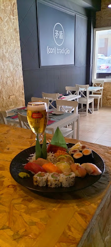 Contradição sushi bar em Queluz