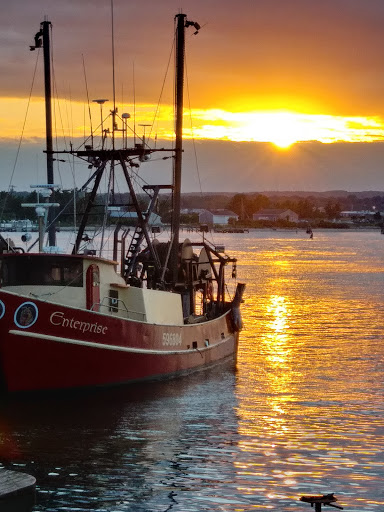 Seafood Restaurant «The Wheel House», reviews and photos, 294 Great Island Rd, Narragansett, RI 02882, USA