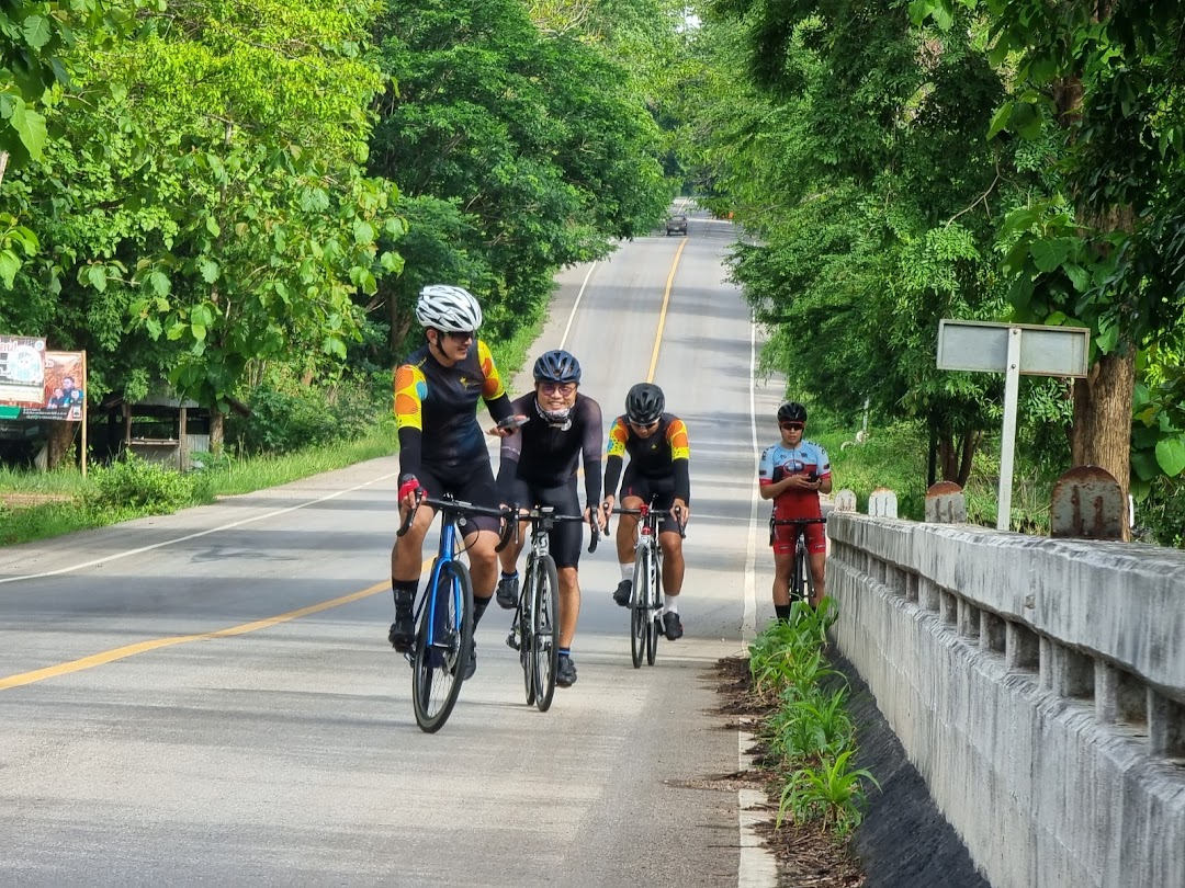 สะพานข้ามแม่น้ำออกฮู