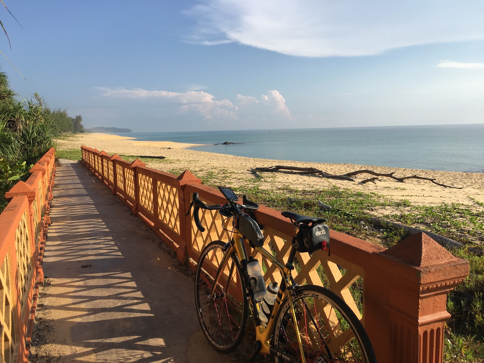 Foto af Teluk Bidara Beach med høj niveau af renlighed