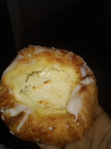 Donut Shop «Lucky Donuts», reviews and photos, 140 SW 152nd St, Seattle, WA 98166, USA