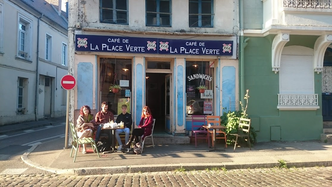 Café de la Place Verte à Montreuil-sur-Mer (Pas-de-Calais 62)