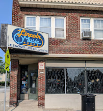 Lincoln Music House - Photo 2 - Car repair in Milwaukee, WI, Milwaukee