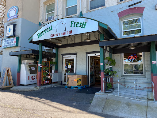 Grocery Store «Harvest Fresh Grocery & Deli», reviews and photos, 251 NE 3rd St, McMinnville, OR 97128, USA