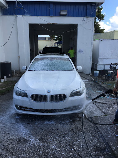 I AM WASH. Hand Carwash en Hialeah