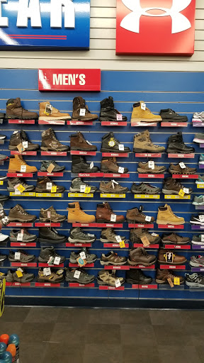 Sporting Goods Store «Big 5 Sporting Goods - Fremont», reviews and photos, 3820 Mowry Ave, Fremont, CA 94538, USA