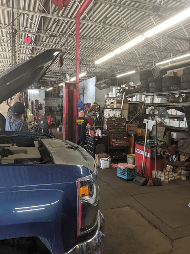 Auto Repair Shop «Meineke Car Care Center», reviews and photos, 4103 Kennywood Blvd, West Mifflin, PA 15122, USA