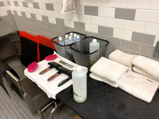 Pet Supply Store «Unleashed by Petco», reviews and photos, 520 S 23rd St, Philadelphia, PA 19146, USA