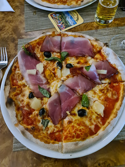 Holzofen Pizzeria Bella Pizza & Pizza Lieferdienst