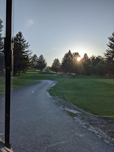 Golf Course «Knob Hill Golf Course», reviews and photos, 1 Shinnecock Dr, Manalapan Township, NJ 07726, USA