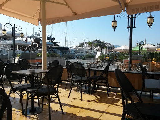 Starbucks Kısa Yalı