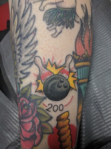 Tattoo Shop «Hula Moon Tattoo Studio», reviews and photos, 473 N Pace Blvd, Pensacola, FL 32505, USA