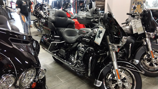Motorcycle Dealer «Phantom Harley-Davidson», reviews and photos, 291 N Cypress Dr, Manteno, IL 60950, USA