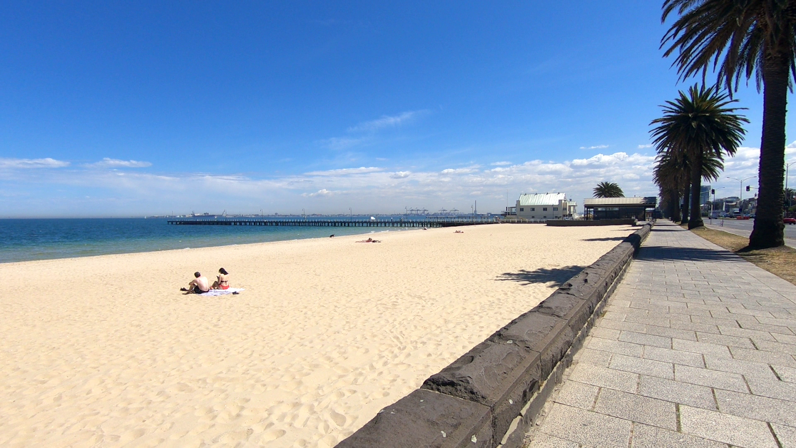 Foto van Middle Park Beach met recht en lang