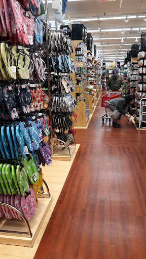 Variety Store «DII Deals & Discounts», reviews and photos, 3611 Broadway, Long Island City, NY 11106, USA