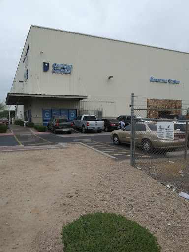 Goodwill Clearance Outlet, Donation Center & Career Center, 515 N 51st Ave, Phoenix, AZ 85043, USA, 