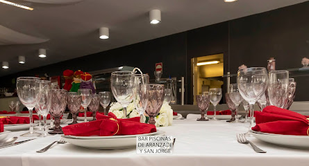 Bar restaurante piscinas de aranzadi - C. Vuelta de Aranzadi, 31014 Pamplona, Navarra, Spain