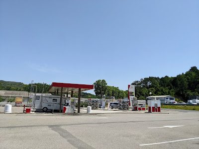 Intermarché station-service Esperaza à Espéraza