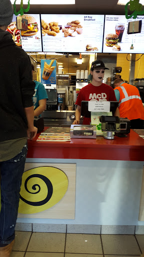 Shopping Mall «Route 6 Mall», reviews and photos, 650 Old Willow Ave, Honesdale, PA 18431, USA