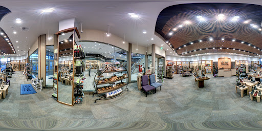 Shoe Store «Shoe Mill», reviews and photos, 9609 SW Washington Square Rd, Portland, OR 97223, USA