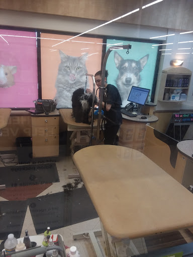 Pet Supply Store «PetSmart», reviews and photos, 1720 E Sherman Blvd, Muskegon, MI 49444, USA