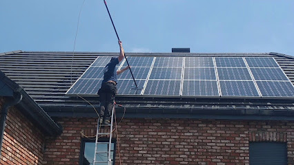 SOLAR WASH Nettoyage de panneaux solaires , démoussage de toiture