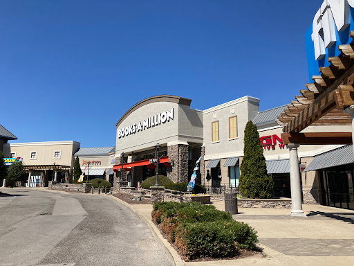 Books-A-Million, 6718 Charlotte Pike, Nashville, TN 37209, USA, 